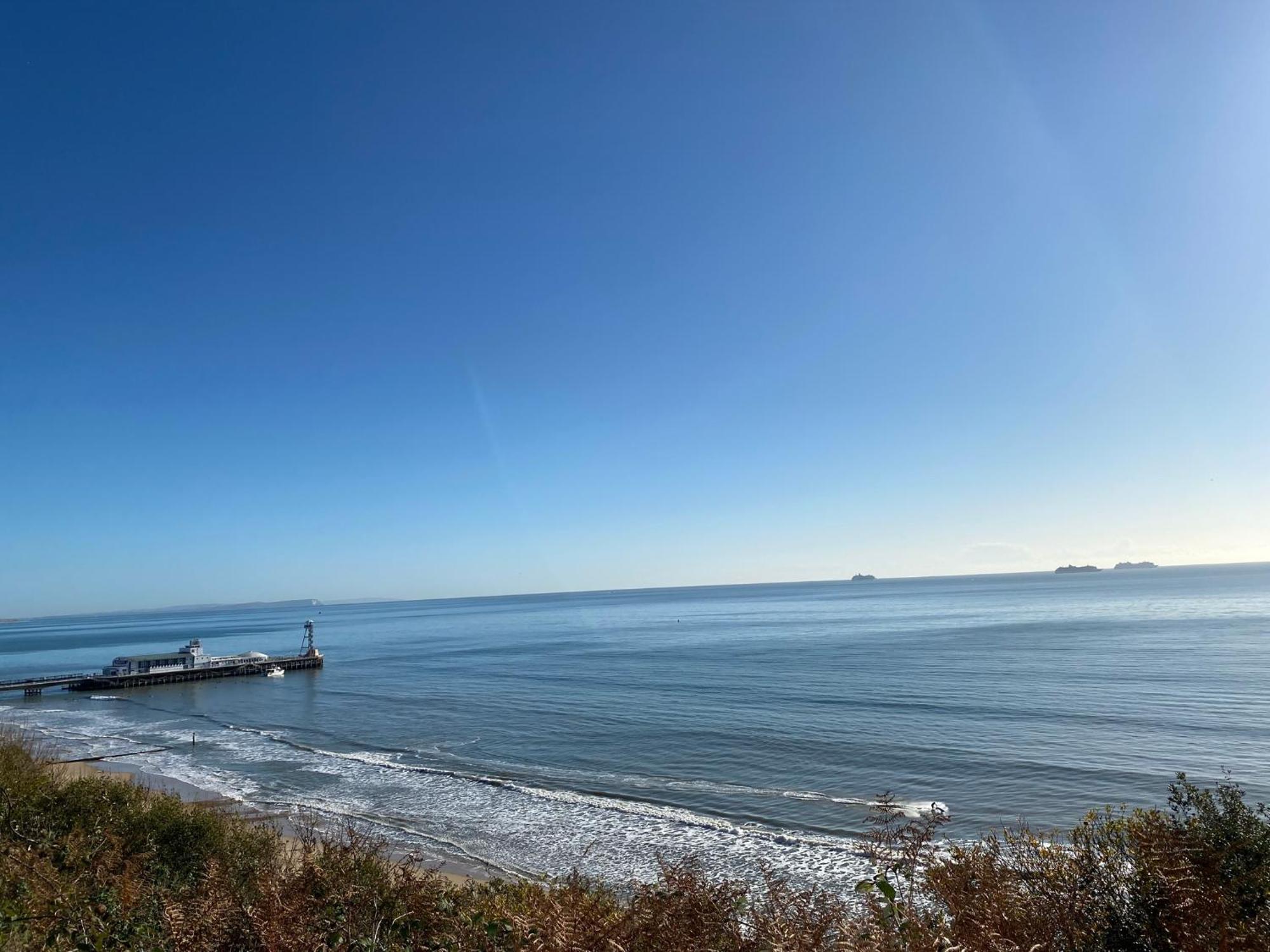 Beachfront Retreat 3 Bedroom 3 Bathroom Seaside With Free Parking Bournemouth